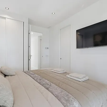 4 Bedroom Sea View At Hills
