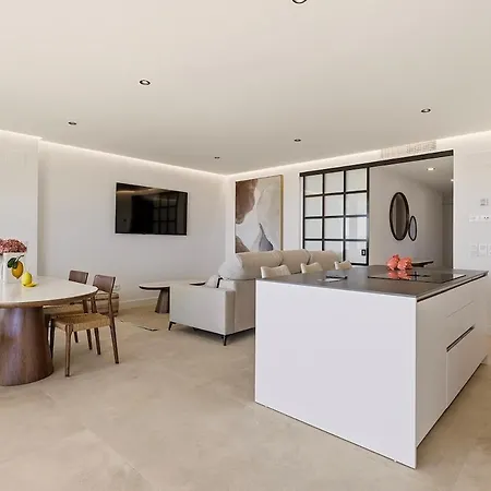 4 Bedroom Sea View At Hills *