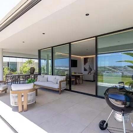 4 Bedroom Sea View At Hills *
