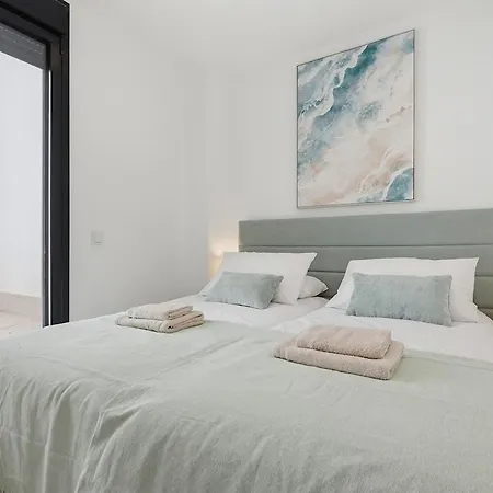 4 Bedroom Sea View At Hills * Estepona
