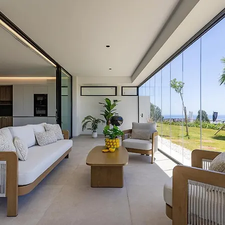 4 Bedroom Sea View At Hills *